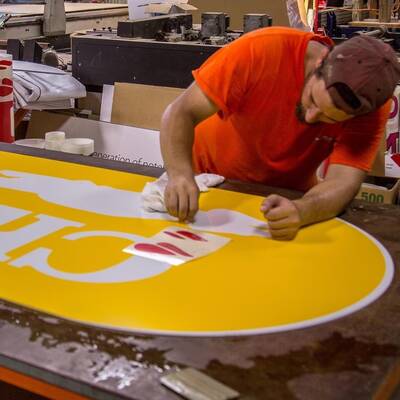 Successful Sign And Graphic Franchise For Sale, Dallas TX