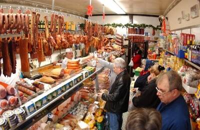 Deli Meat and Italian Pork Store For Sale In Suffolk County, New York