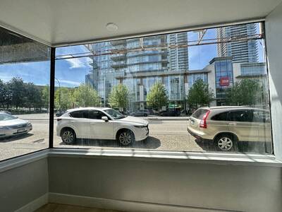 Prime Kingsway Street-Level Retail Space for Lease! （4619 KINGSWAY)