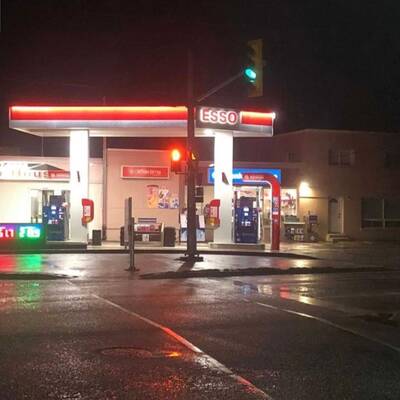 Esso Gas Station with 3 Bedroom House For Sale Near Windsor, ON