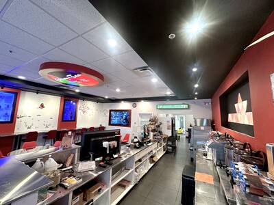 Famous Franchised Bubble Tea Business Located in Lougheed Mall for Sale (230-9855 Austin Road)