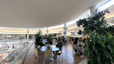 Well-Established Yogurt Beverage Business in Aberdeen Centre Food Court (3070-4151 Hazelbridge Way)