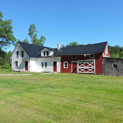 200 acres, 3+2 Bedroom House