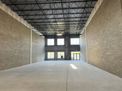 New Industrial Unit for Lease in Aurora, ON