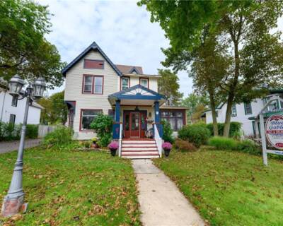 Bed & Breakfast For Sale in Niagara Falls, ON