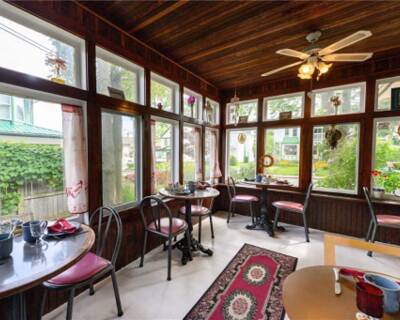 Bed & Breakfast For Sale in Niagara Falls, ON