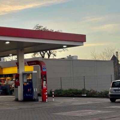 ESSO GAS STATION WITH RESIDENCE FOR SALE IN GTA