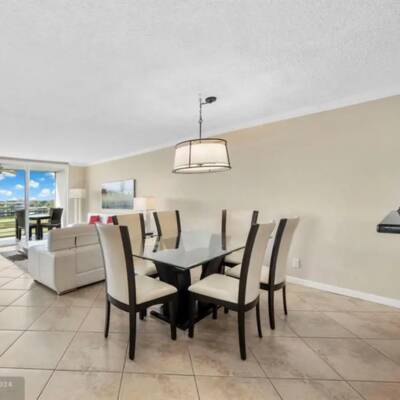 Condo for Sale in Pompano, Florida