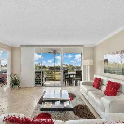 Condo for Sale in Pompano, Florida