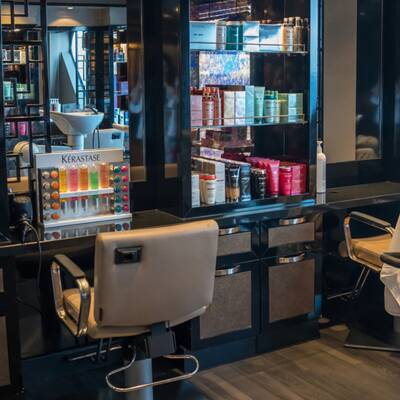 Profitable Beauty Franchise With Passive Ownership